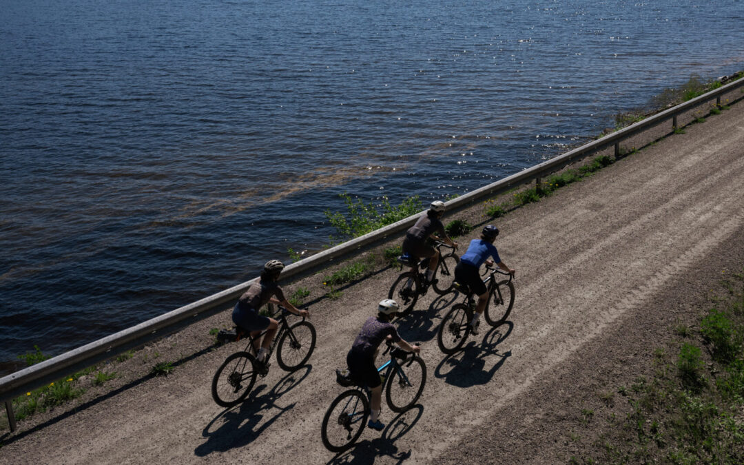 Acht redenen om deel te nemen aan een georganiseerde gravelbikereis